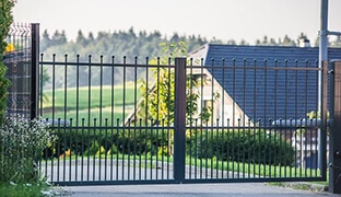 Dvokrilna vrata - Ograje Kočevar